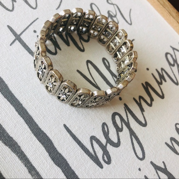 Vintage Jewelry - Vintage 90s stretch bracelet metal crystal flower